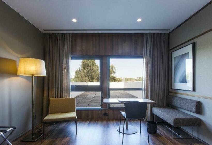 スーペリアールーム, De Guimaraes