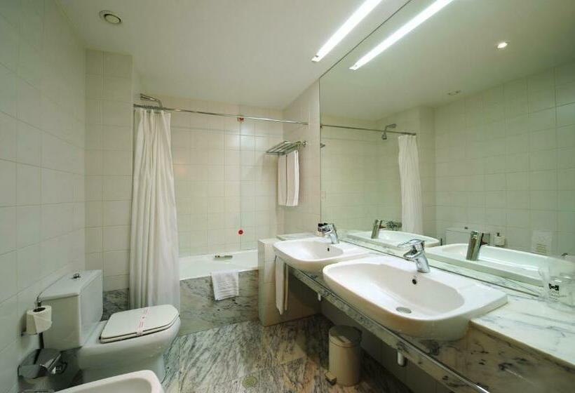 スーペリアールーム, De Guimaraes