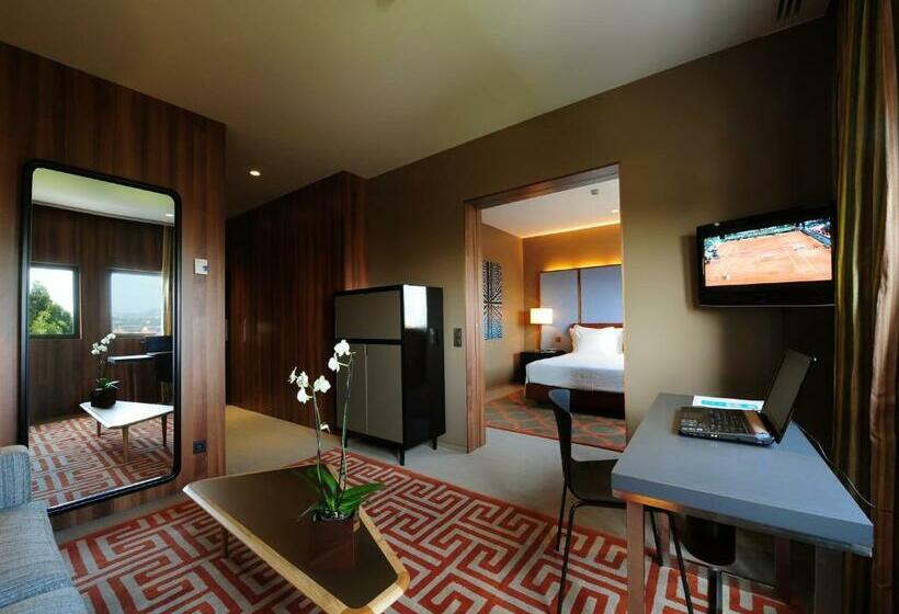 デラックススイート, De Guimaraes