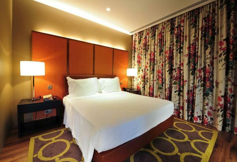 デラックススイート, De Guimaraes