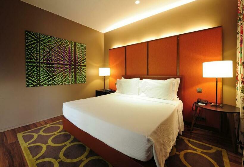 デラックススイート, De Guimaraes