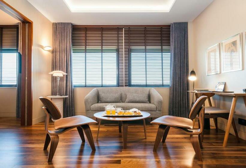 プレジデントスイートルーム, De Guimaraes