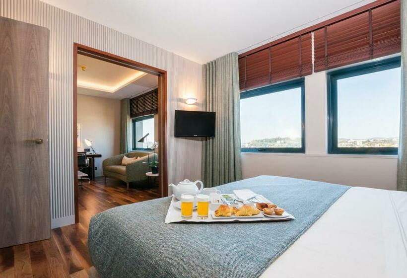 プレジデントスイートルーム, De Guimaraes