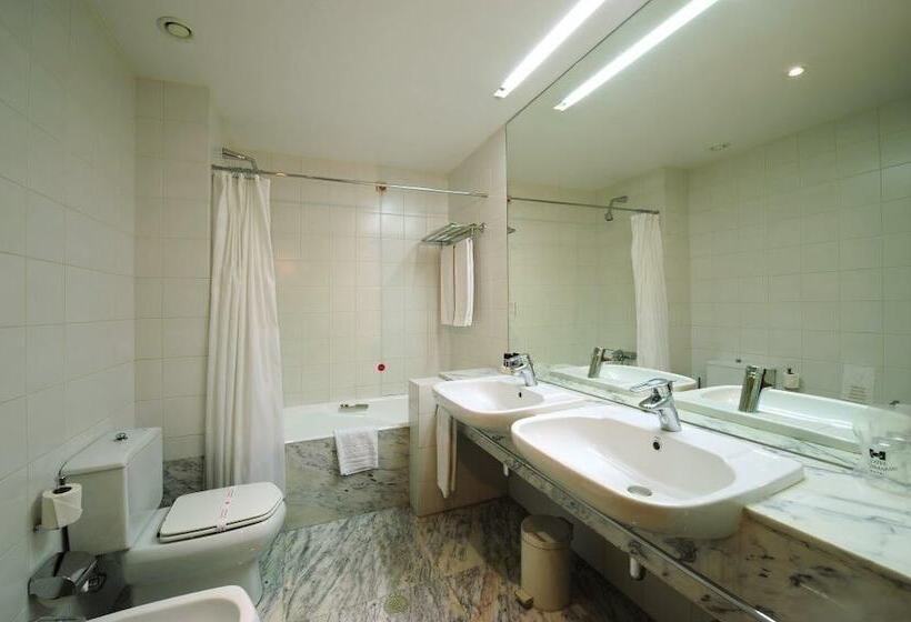 スタンダードルーム, De Guimaraes