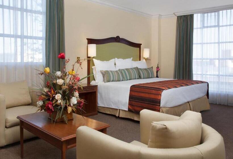 سوییت جونیور, Francia Aguascalientes