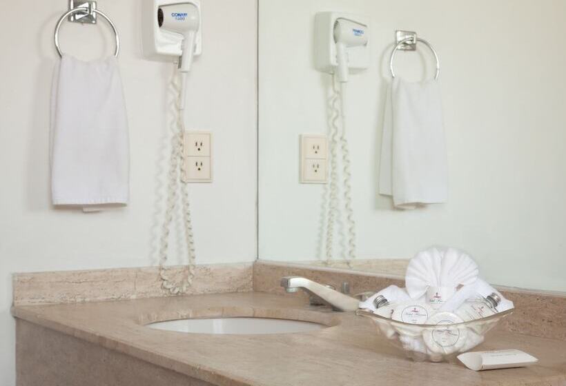 سوییت جونیور, Francia Aguascalientes