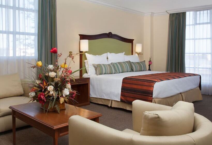 سوییت جونیور, Francia Aguascalientes