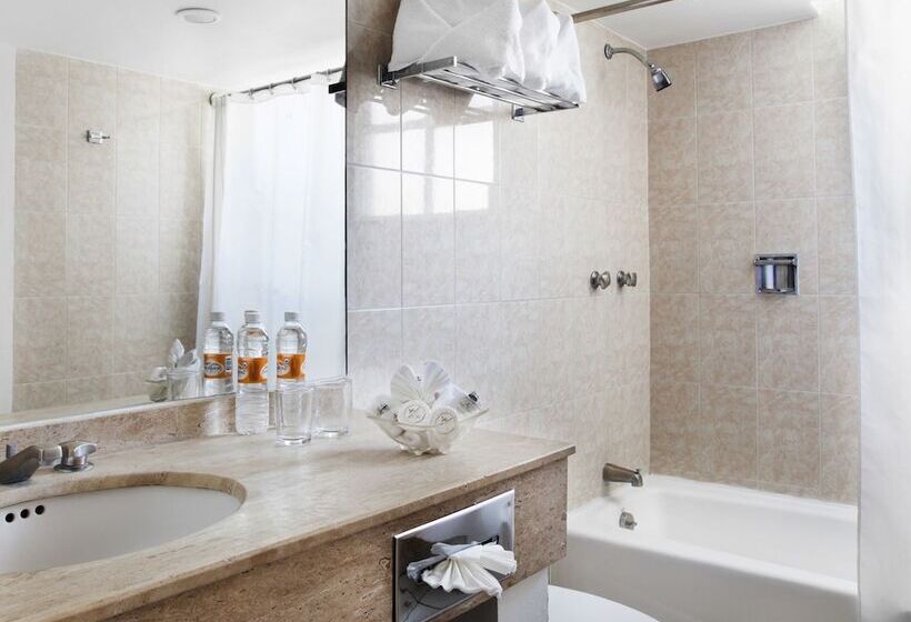 سوئیت مستر, Francia Aguascalientes