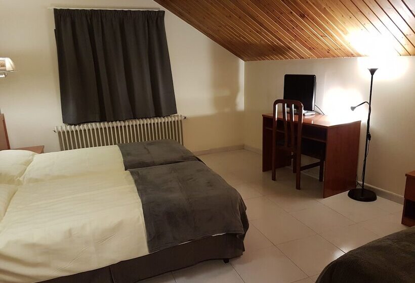 اتاق استاندارد سه نفره, Guineu