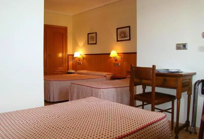 4 Bett Standardzimmer, Miramar