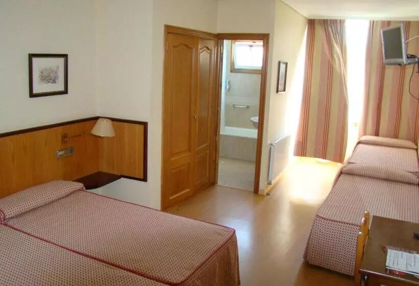 4 Bett Standardzimmer, Miramar
