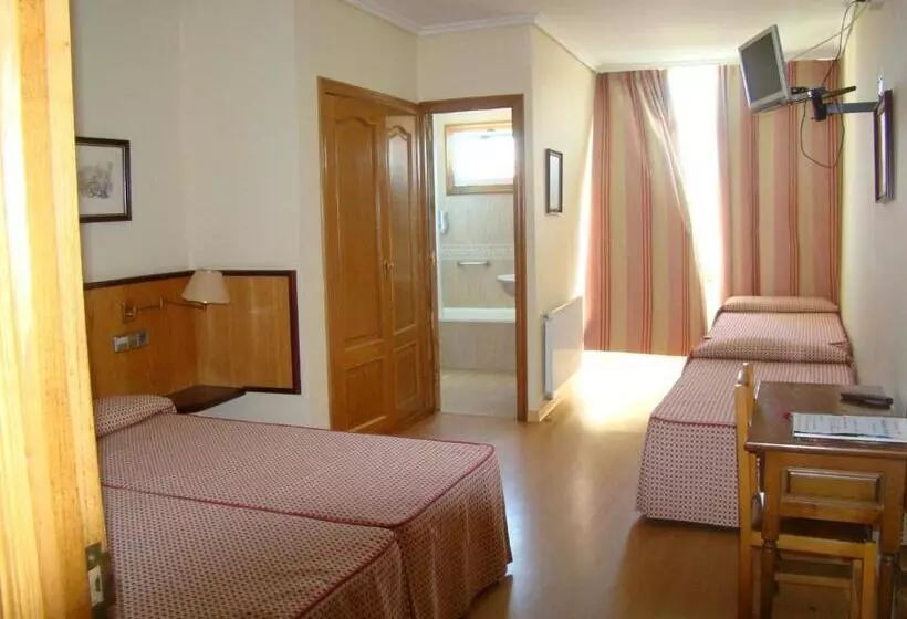 4 Bett Standardzimmer, Miramar