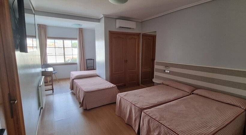 اتاق استاندارد چهار تخته, Miramar