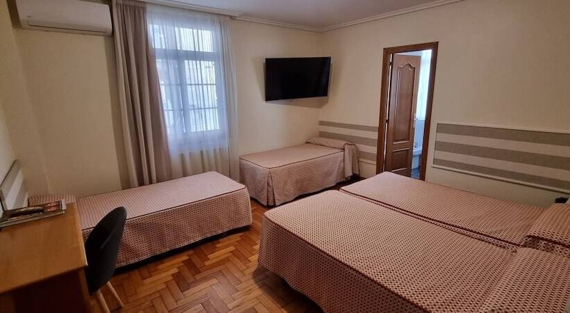 اتاق استاندارد چهار تخته, Miramar