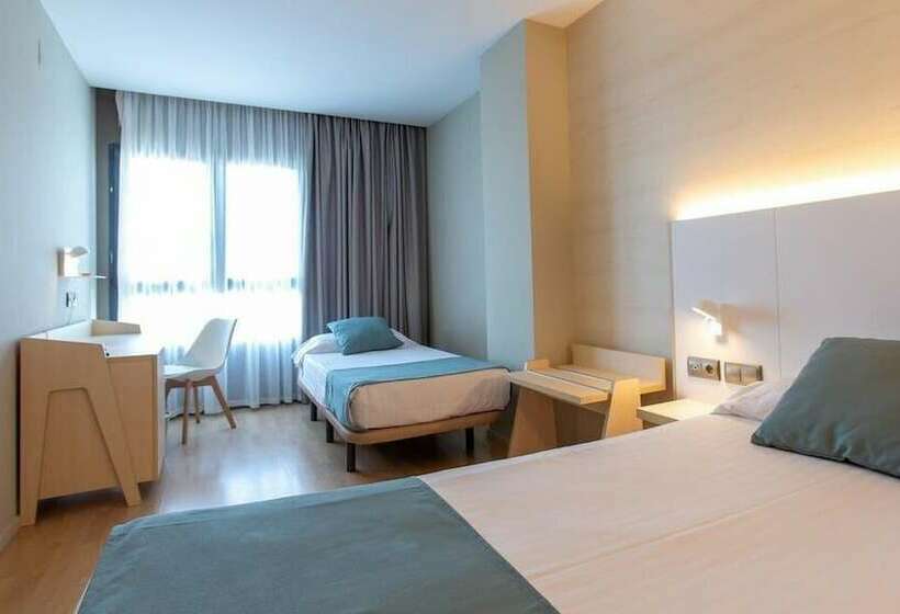 חדר סטנדרט לשלושה, Olympia Valencia