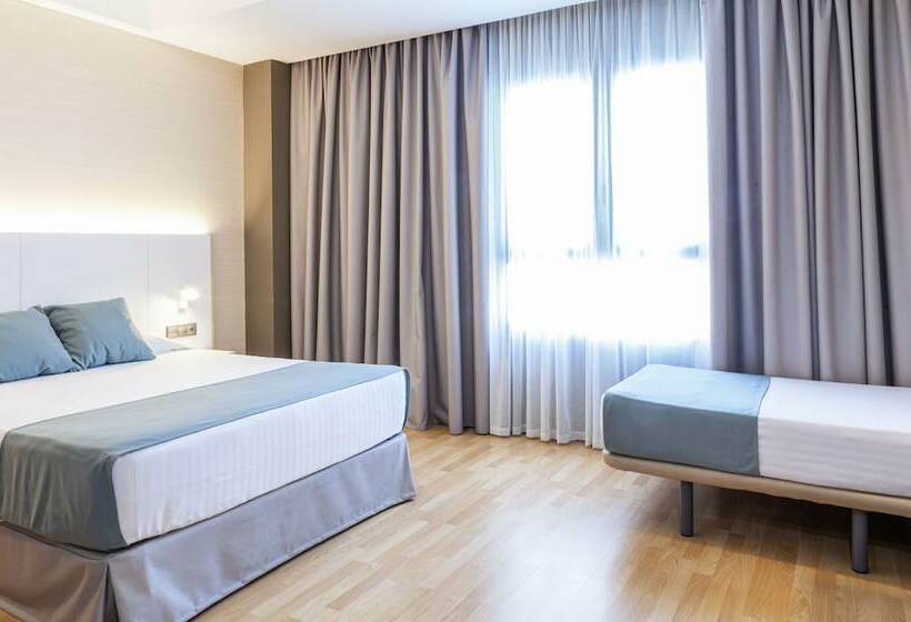 غرفة قياسية ثلاثية, Olympia Valencia