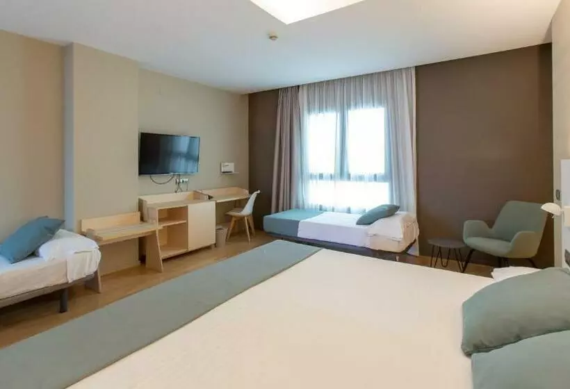 اتاق استاندارد چهار تخته, Olympia Valencia
