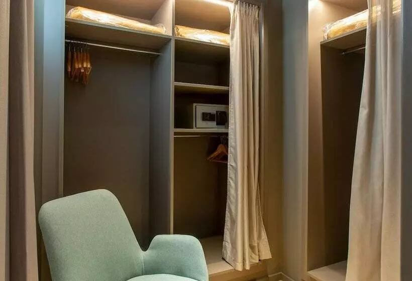 اتاق استاندارد چهار تخته, Olympia Valencia