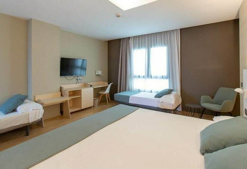 חדר סטנדרט לארבעה, Olympia Valencia