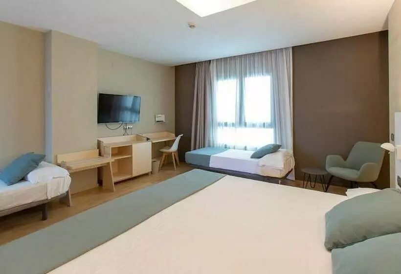 اتاق استاندارد چهار تخته, Olympia Valencia