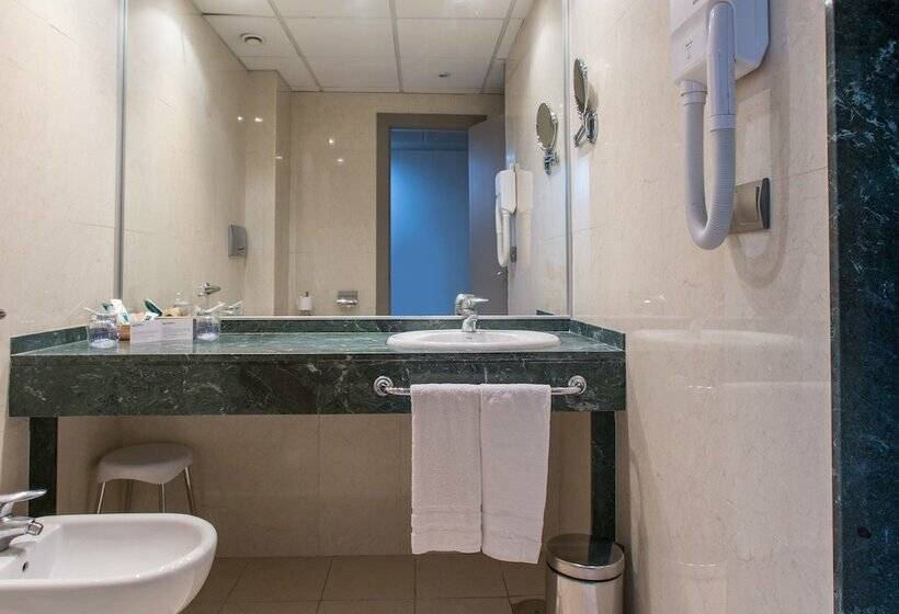 חדר סטנדרט לארבעה, Olympia Valencia