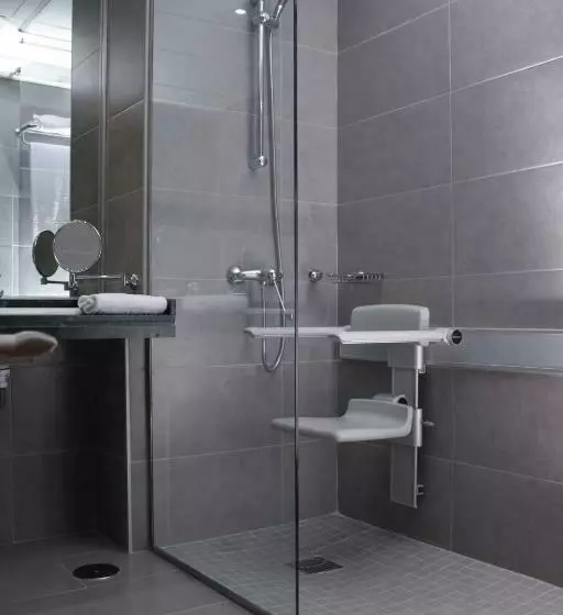 اتاق استاندارد برای معلولان, Olympia Valencia