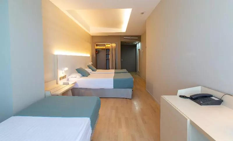اتاق استاندارد سه نفره, Olympia Valencia