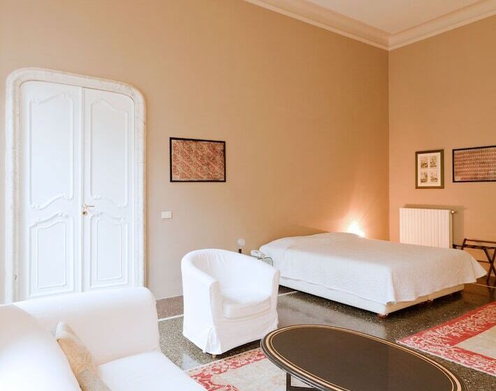 Standard Szoba, Palazzo Cicala