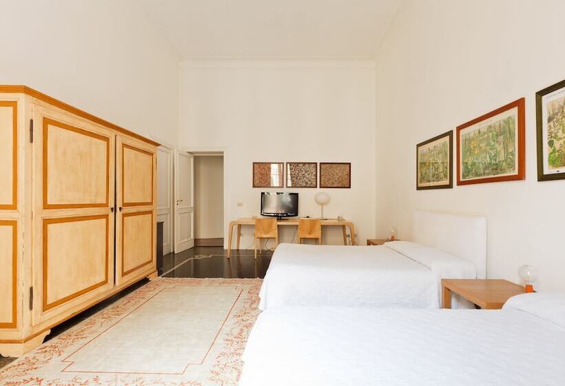 اتاق استاندارد چهار تخته, Palazzo Cicala