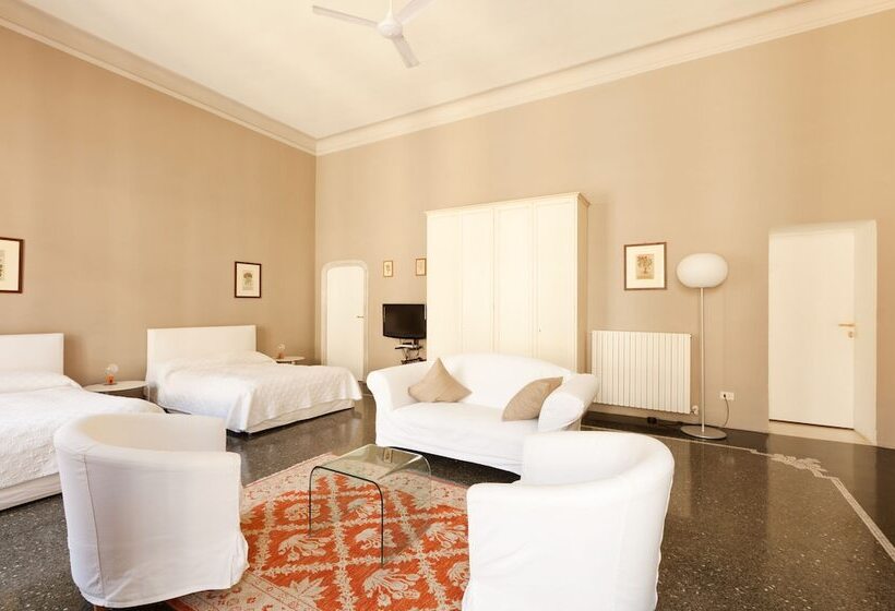 Négyágyas Standard Szoba, Palazzo Cicala