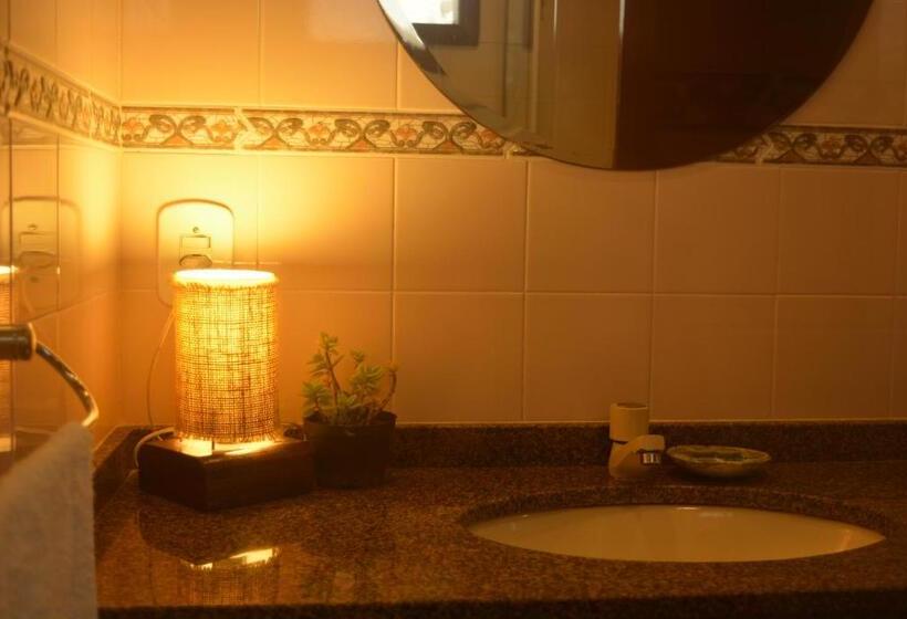 חדר משפחתי, Pousada Kybalion