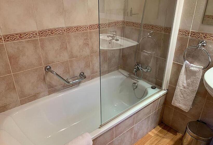 غرفة قياسية, Romànic