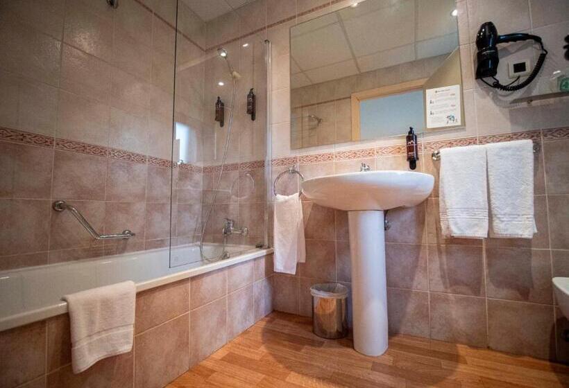 غرفة قياسية, Romànic