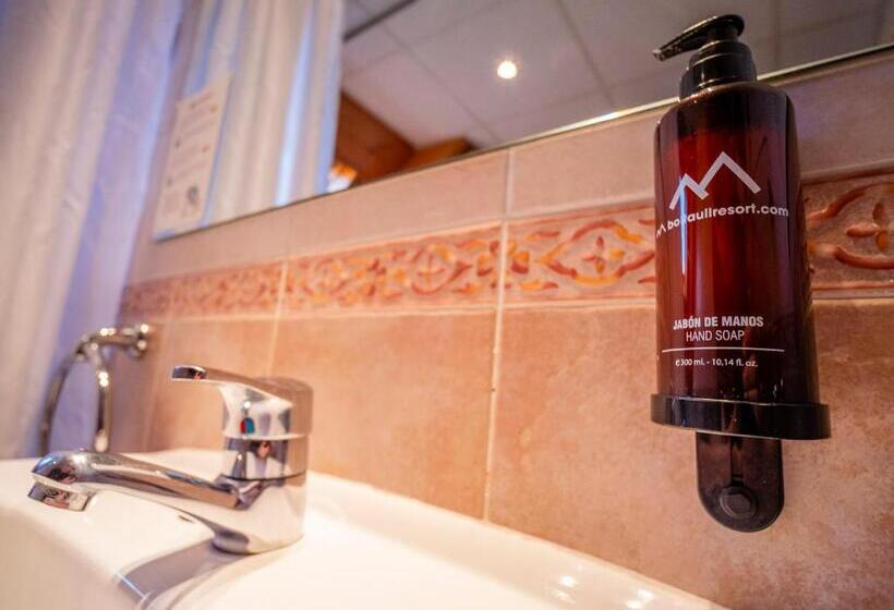 غرفة قياسية ثلاثية, Romànic