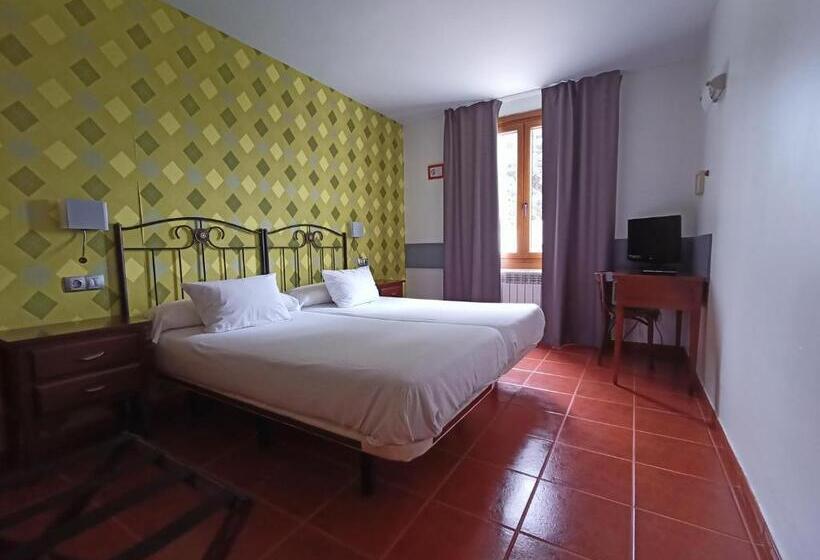 غرفة قياسية, Rural Cuartamenteru