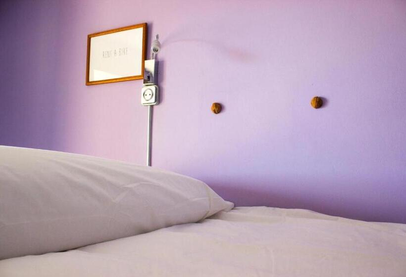 غرفة عائلية, Rural Cuartamenteru