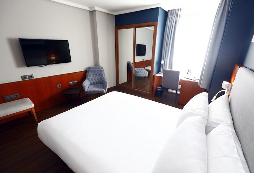 Номер Стандарт, Travelodge Madrid Coslada Airport