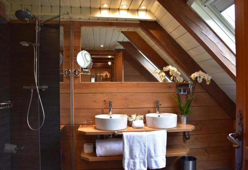 جناح جونيور, Val De Ruda