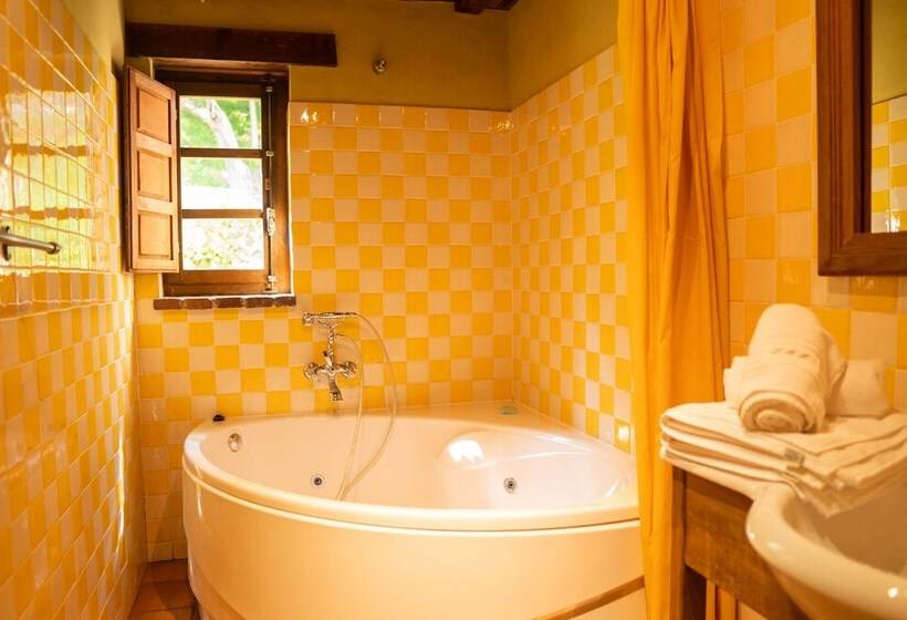 Полулюкс, La Montaña Mágica Hotel Rural