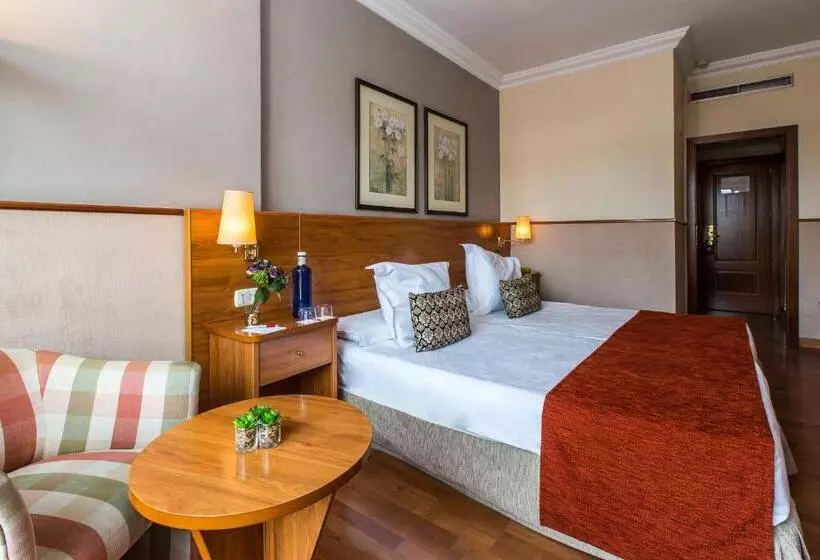 Chambre Triple Supérieure, Sercotel HMO Martina
