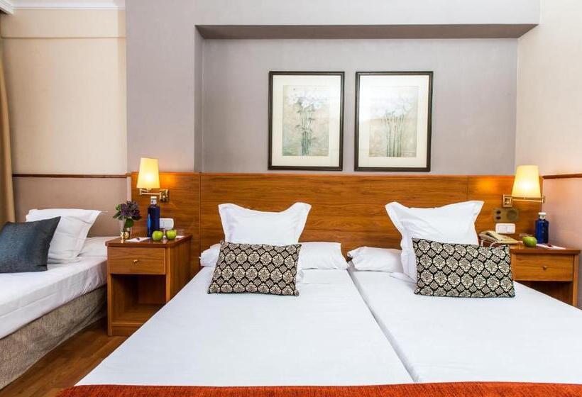 コンフォートトリプルルーム, Leonardo Hotel Granada