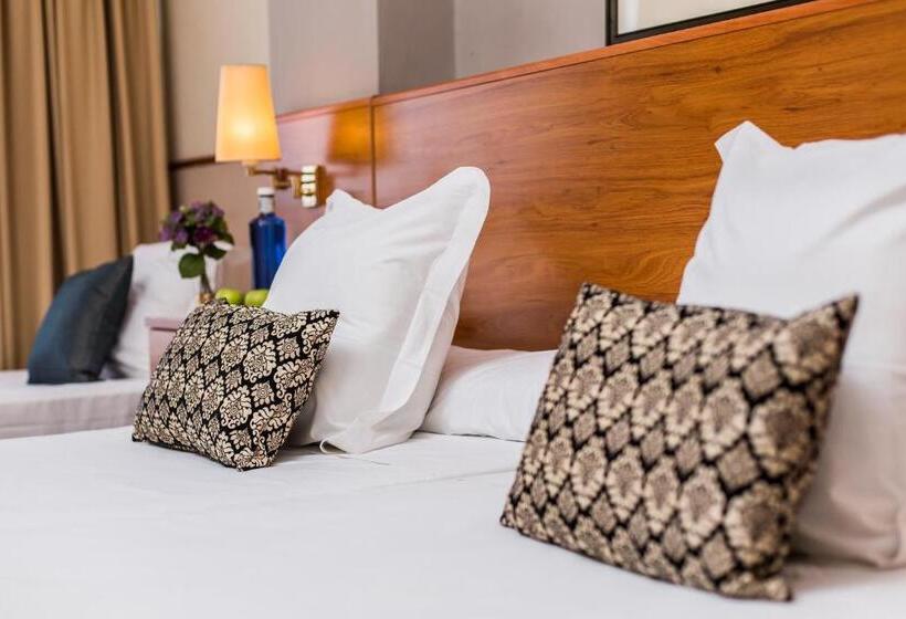 コンフォートトリプルルーム, Leonardo Hotel Granada