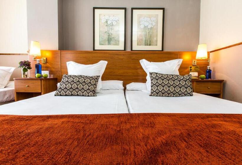 コンフォートトリプルルーム, Leonardo Hotel Granada