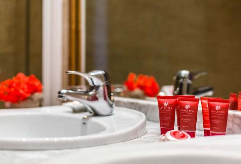 コンフォートトリプルルーム, Leonardo Hotel Granada