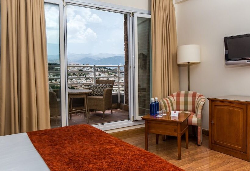اتاق راحتی سه تخته, Leonardo Hotel Granada