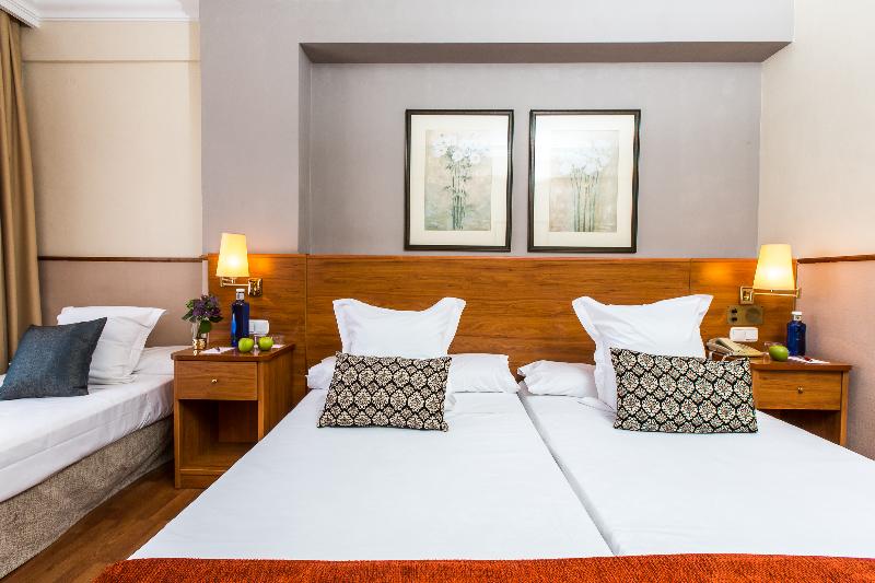 اتاق راحتی سه تخته, Leonardo Hotel Granada