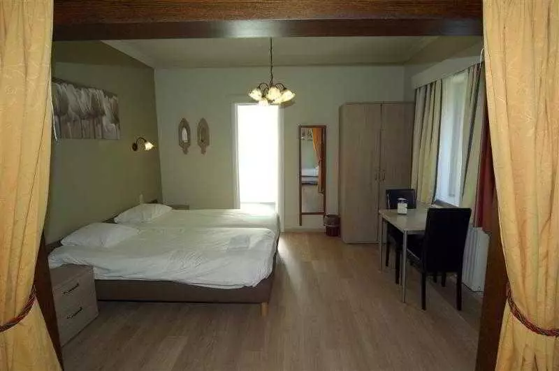 スイート, New Hotel De Lives