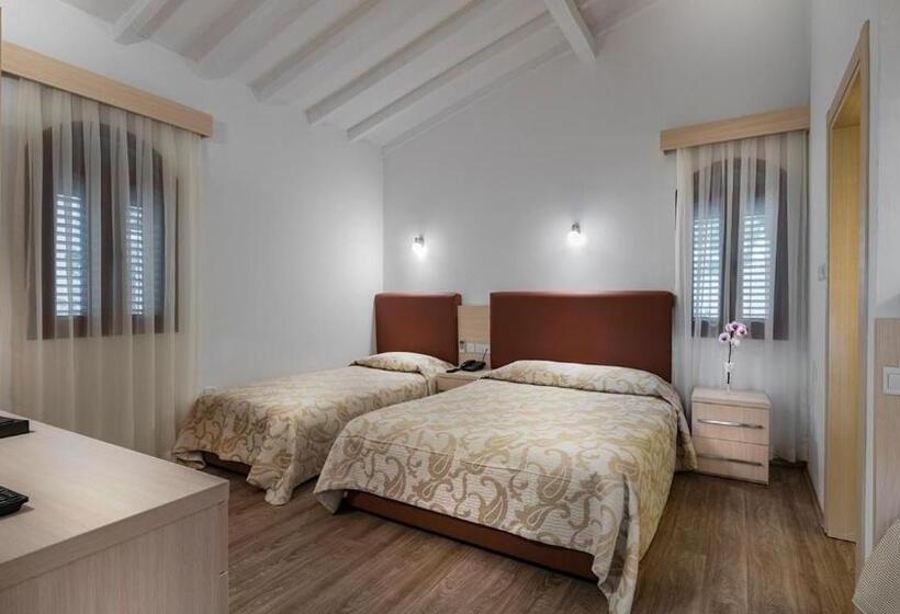 בקתה סטנדרטית, Acapulco Resort