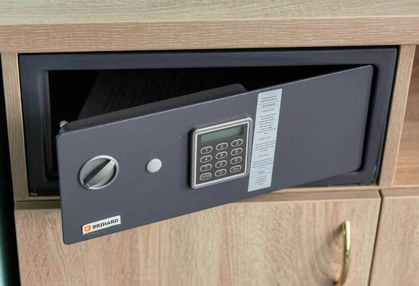 スタンダードルーム, Na Vývoji