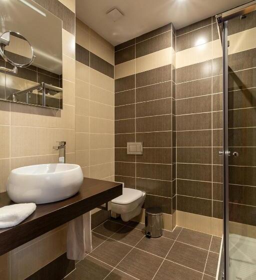 غرفة قياسية فردية, Na Vývoji